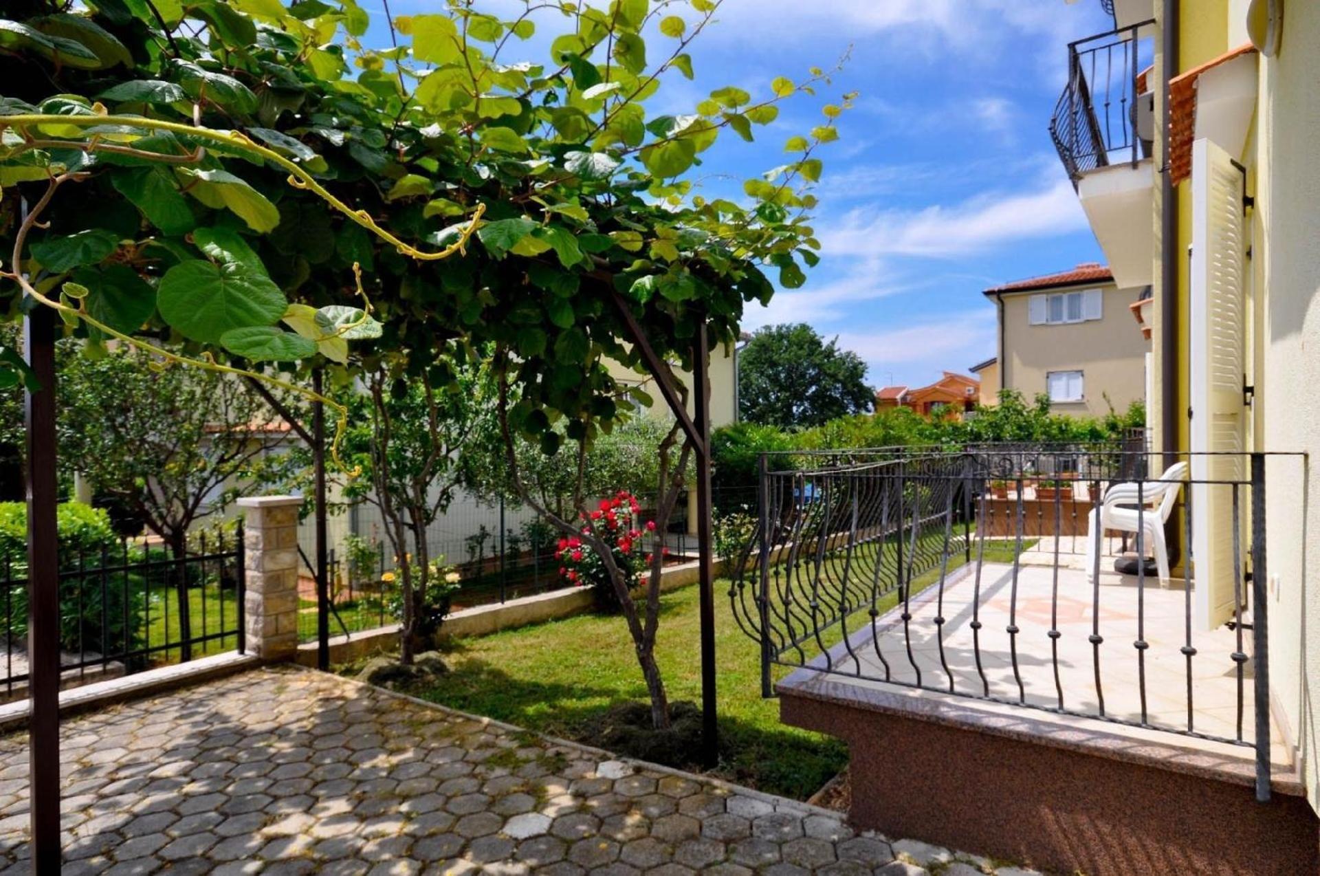 Ferienwohnung Fuer 2 Personen 30 M2 In Novigrad, Istrien Karpinjan Exterior photo